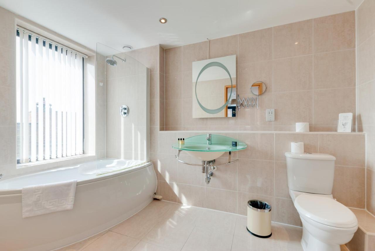 Base Serviced Apartments - Duke Street Liverpool Buitenkant foto